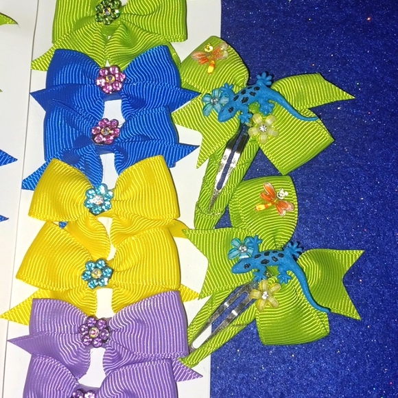 22 Dolled Up Hair Clips - Picture 12 of 13